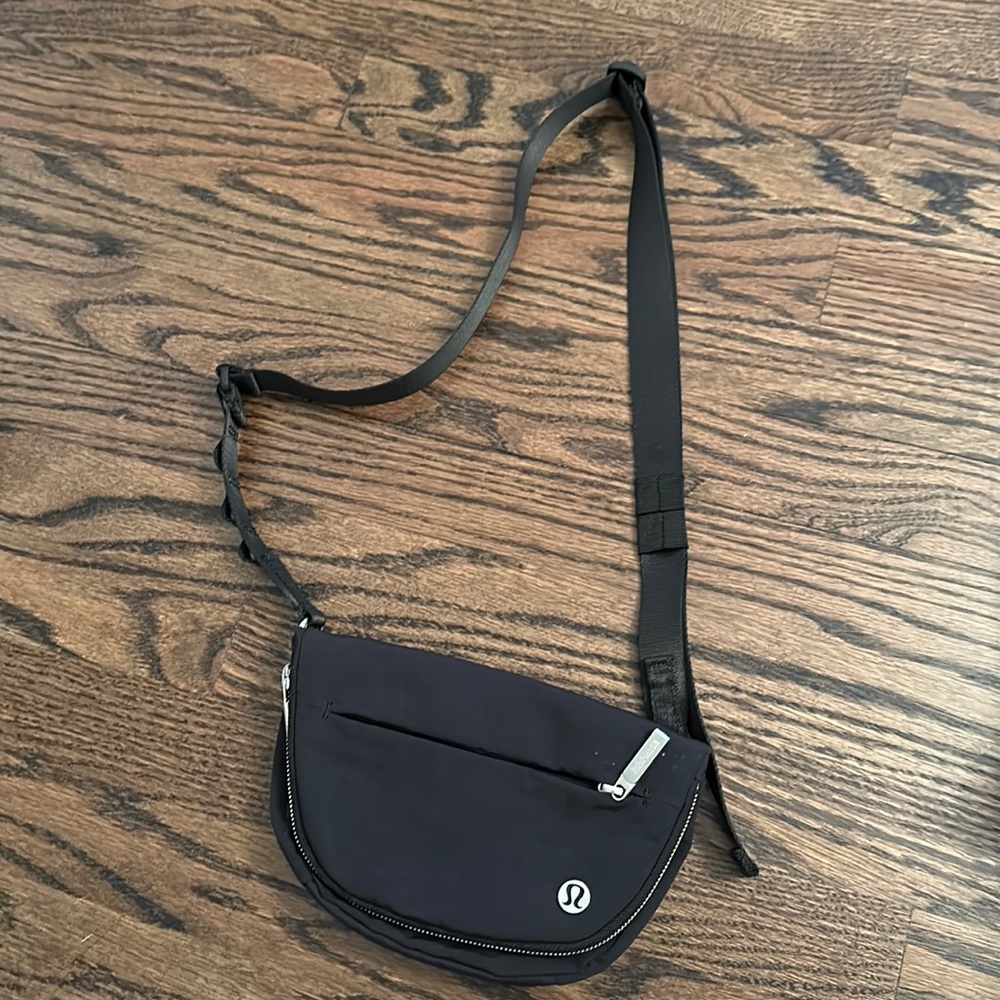 Lululemon belt bag